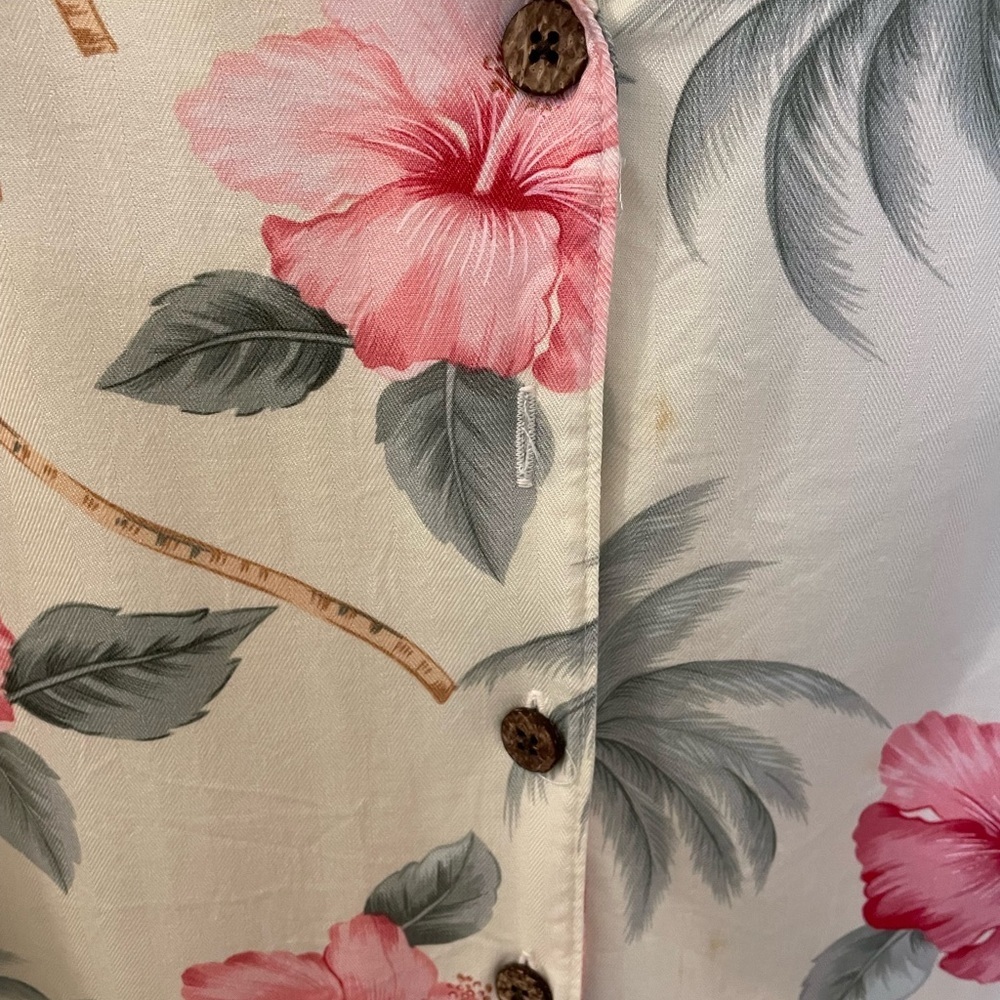 Island Winds Tropical Hawaiian Floral Button Down Short Sleeves Shirt, Size L. - Picture 3 of 7